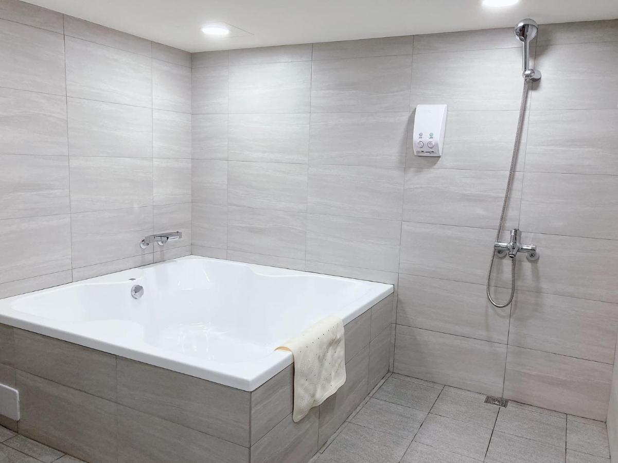 Cy Hotel Тайбей Екстер'єр фото